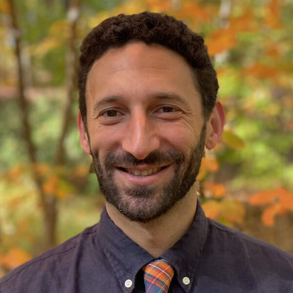 Headshot of Ethan Hutt