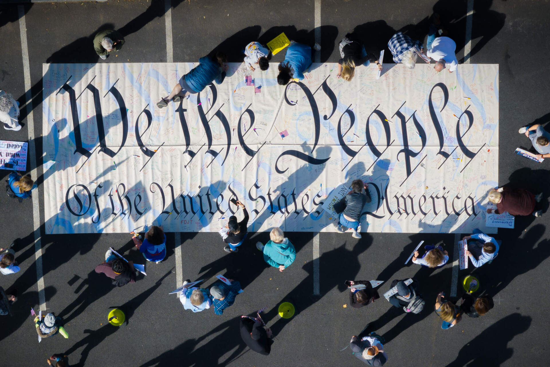Rally goers in Hartford, Conn. (Mark Mirko/Connecticut Public)