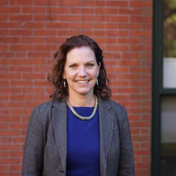 Headshot of Stephanie Ettinger de Cuba