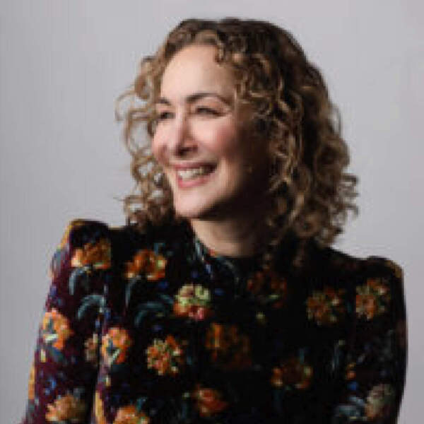 Headshot of Joanna Rakoff