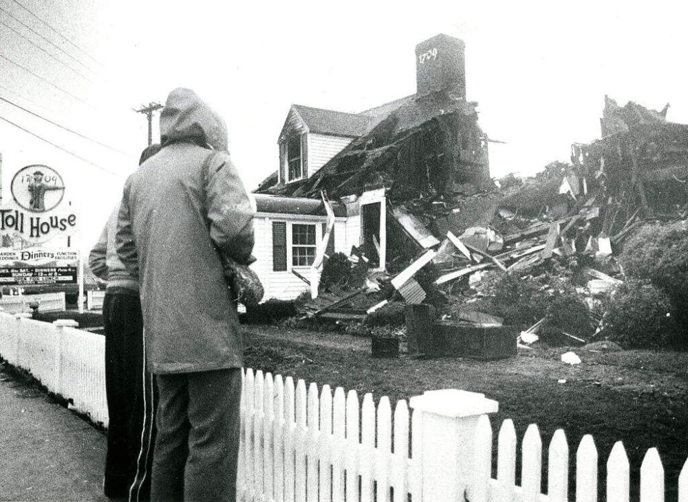 The ruins of the Toll House restaurant in Whitman after a devastating fire that broke out on New Year's Eve 1984. (Barry Allen/The Boston Globe via Getty Images)