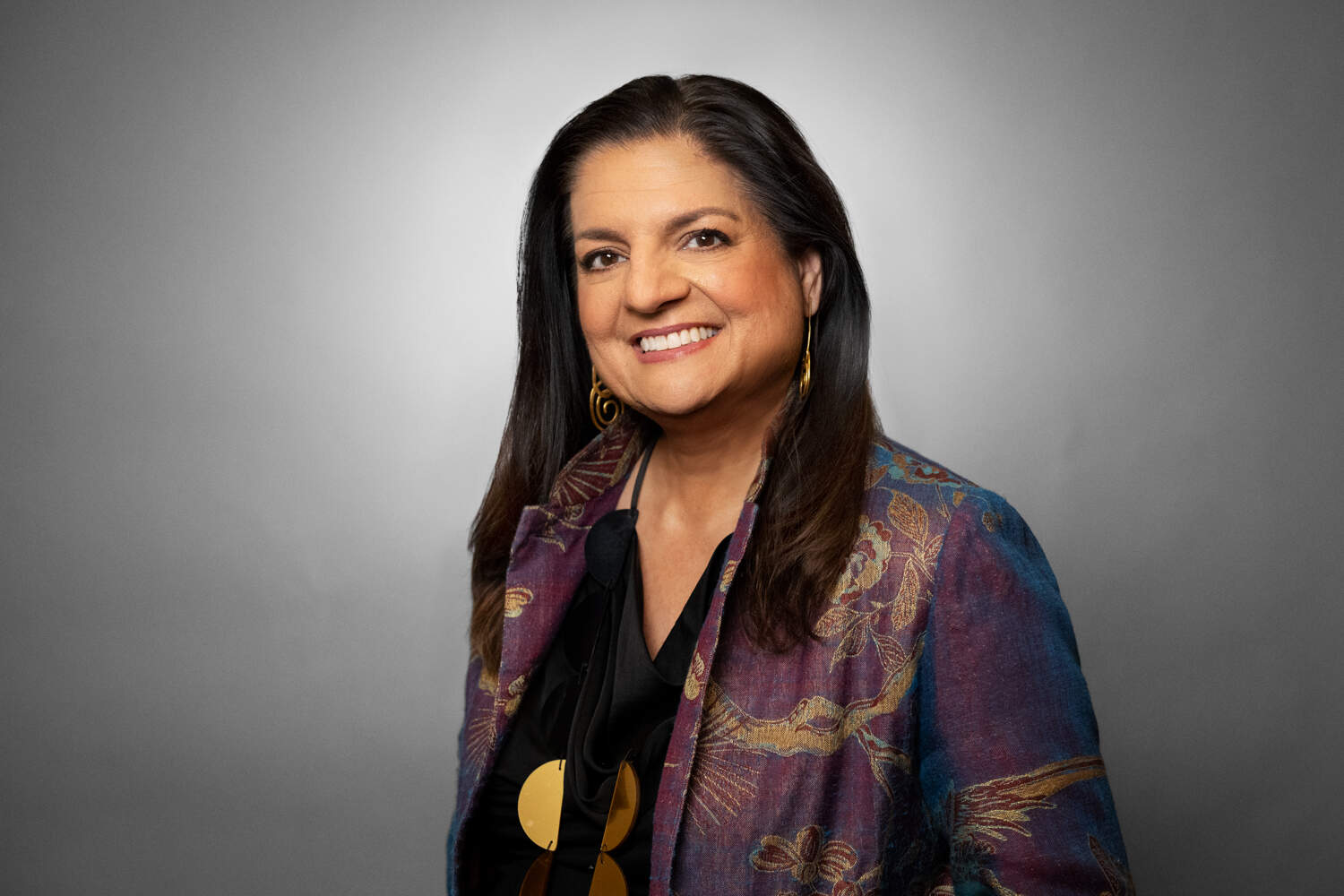 Headshot of Indira Lakshmanan