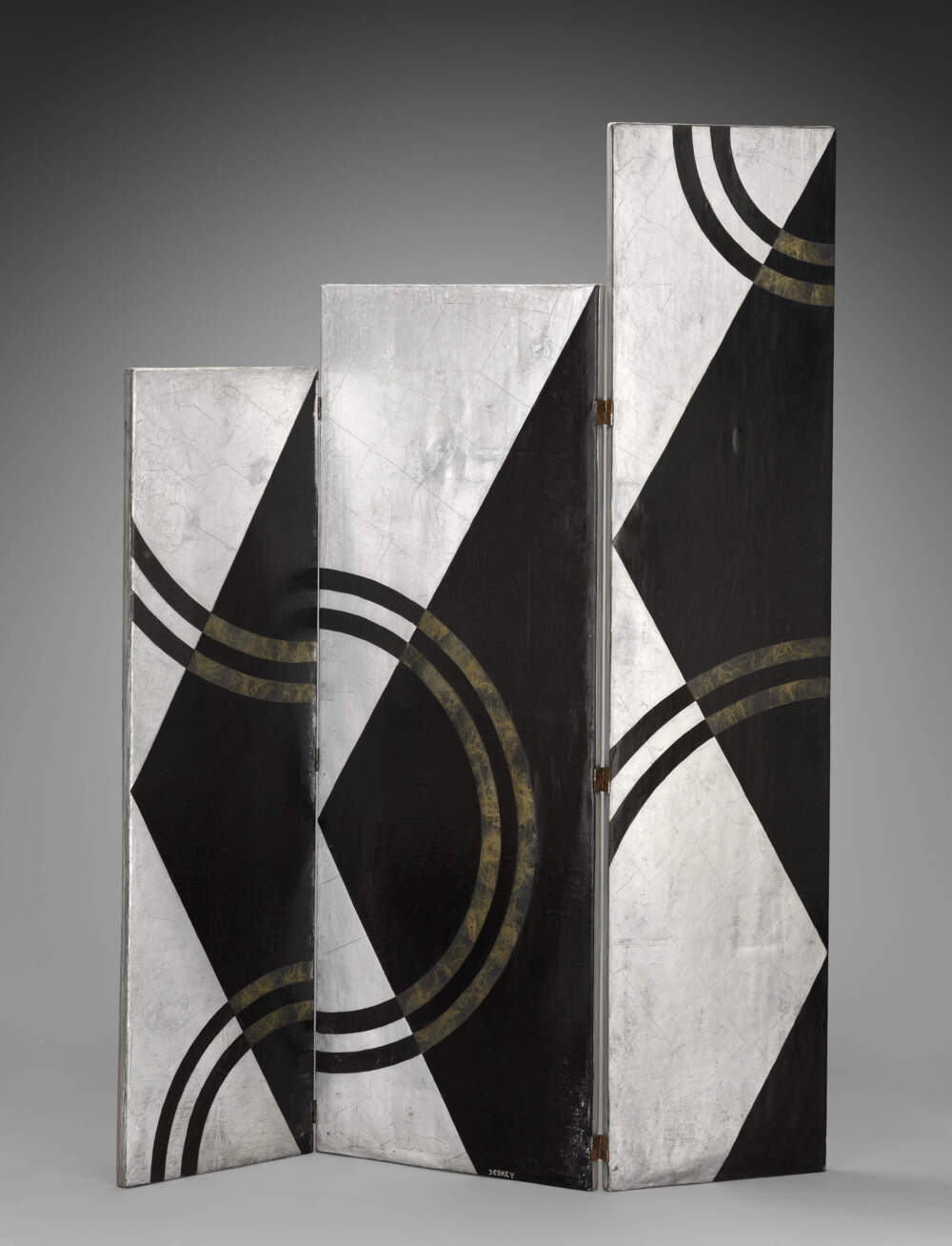 Screen designed by Donald Deskey, 1927-1931, part of The John Axelrod Collection. (Courtesy Museum of Fine Arts, Boston)