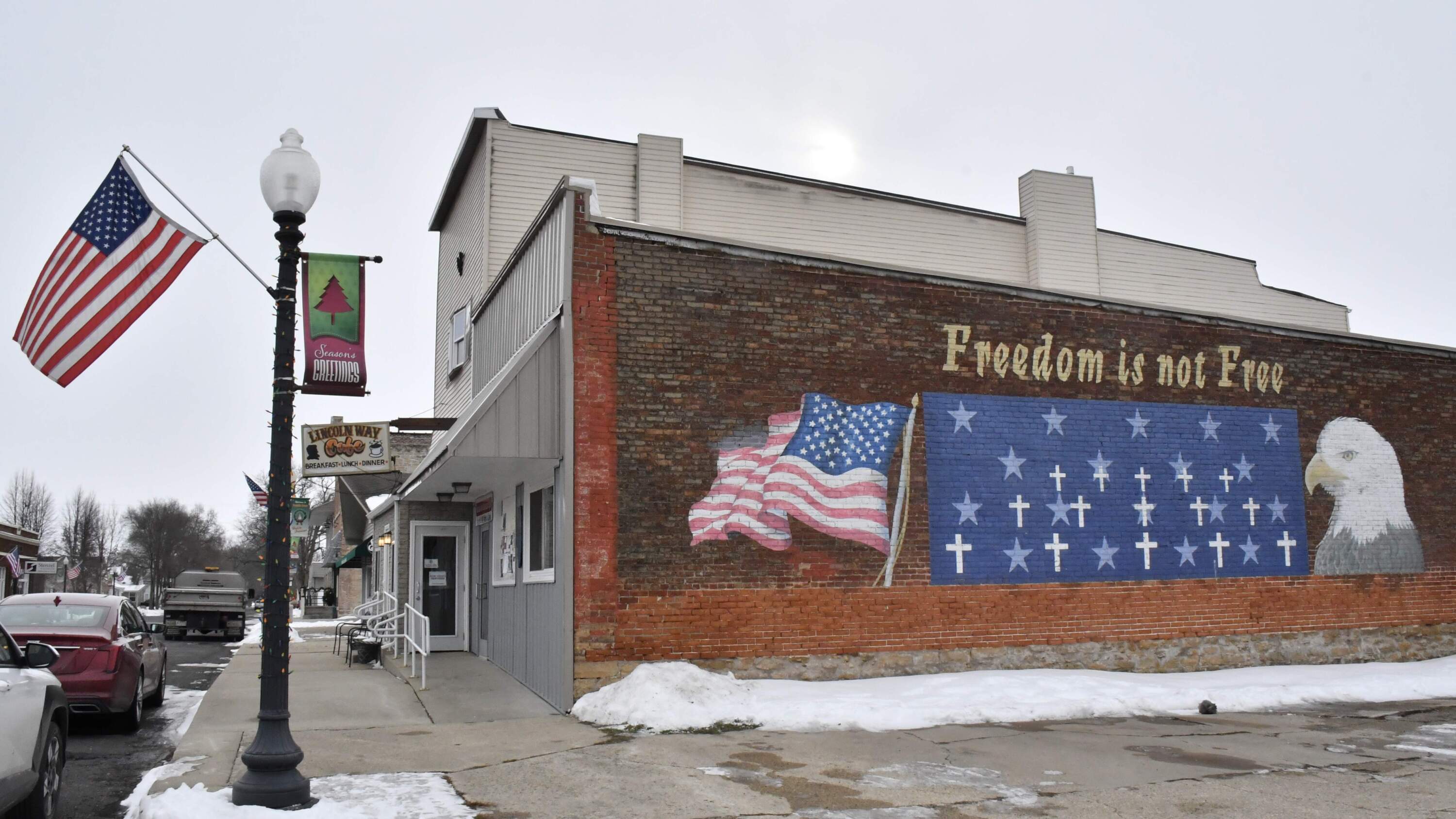 "Freedom Is not Free" Mural on the exterior of the VFW Hall in Franklin Grove, IL. (Courtesy of Amanda Merullo Photography)
