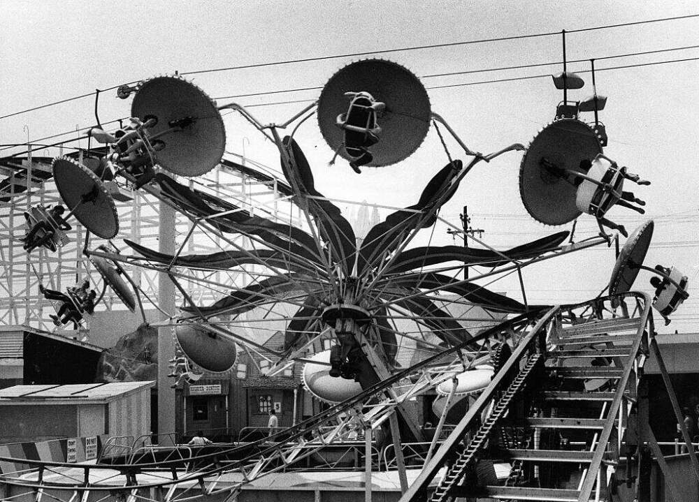 An amusement ride at Paragon Park in Hull, Mass., on June 19, 1974. (Ulrike Welsch/The Boston Globe via Getty Images)