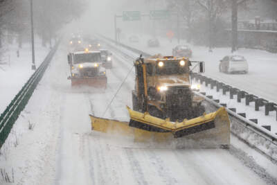 'This is one to take seriously': Officials warn of dangerous wind and coastal flooding from 'historic' nor'easter