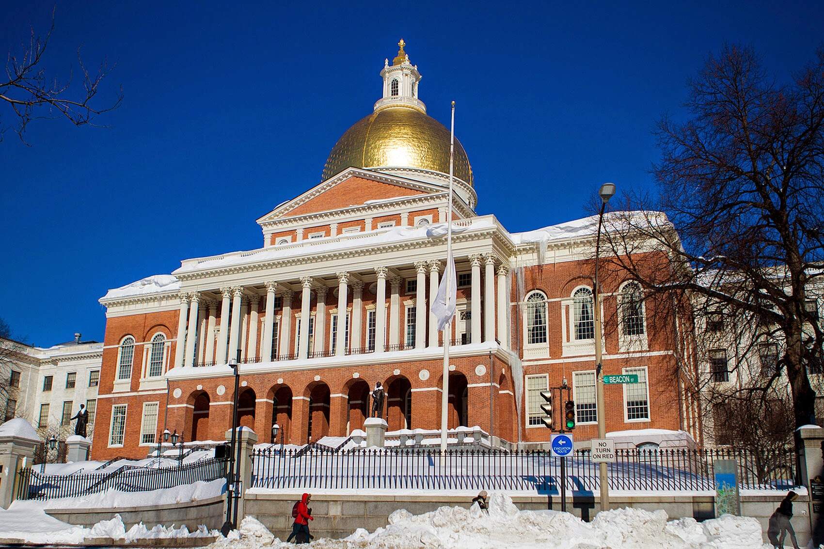Mass. House plans to vote on bill banning warrantless civil immigration arrests in courthouses