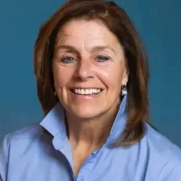 Headshot of Anne Driscoll