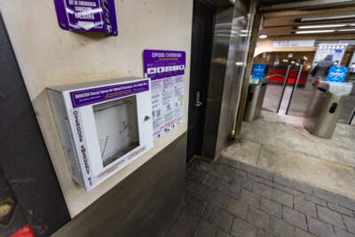 Mass. lawmaker pushes for naloxone at MBTA subway stations after previous effort lapsed