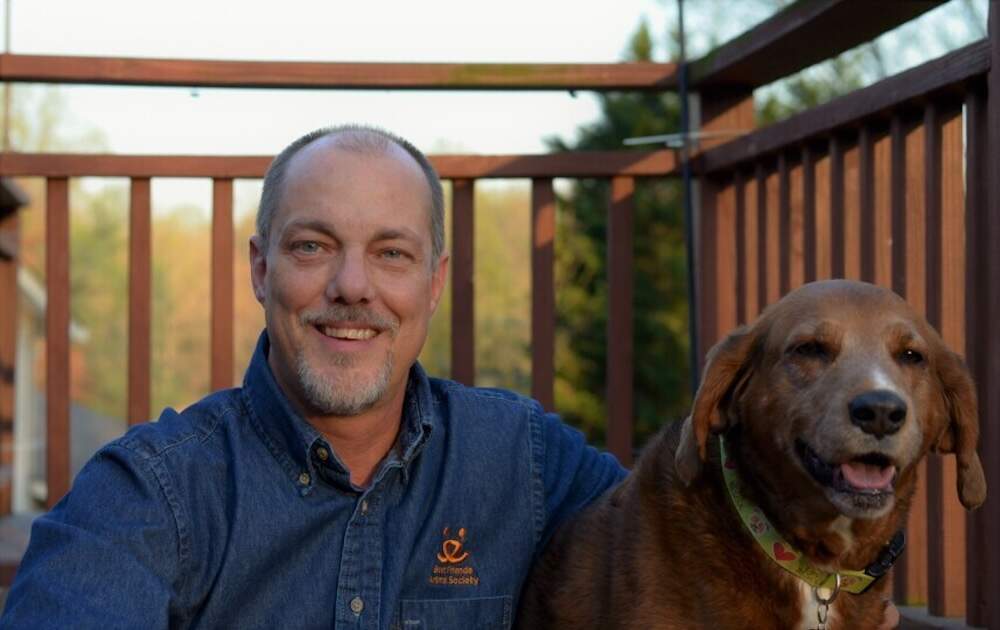 Scott Giacoppo with his late dog Gracie (Courtesy of Best Friends Animal Society)