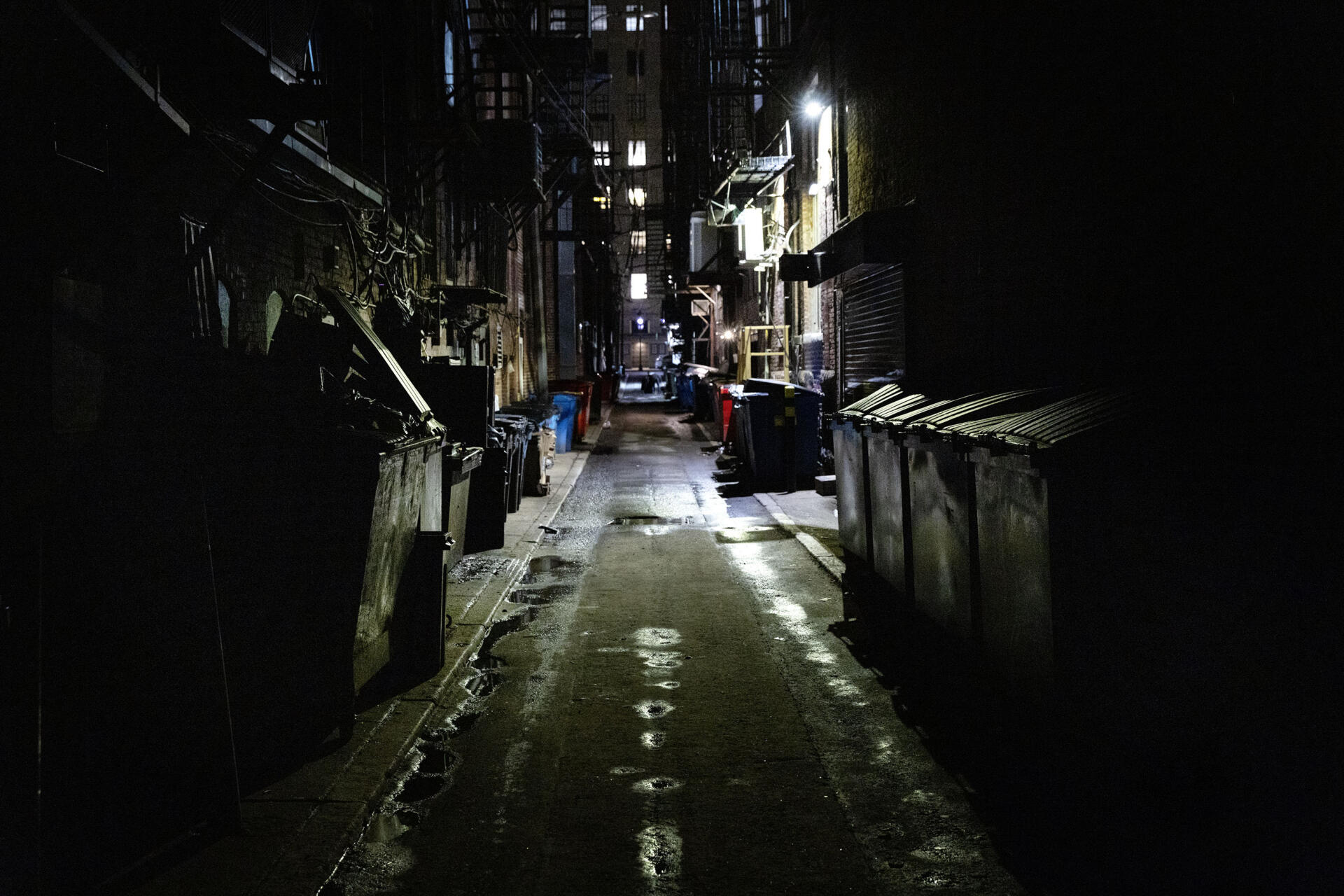 Public Alley 439 in Boston's Back Bay offers an intriguing soundscape for soundwalkers in the area. (Robin Lubbock/WBUR)