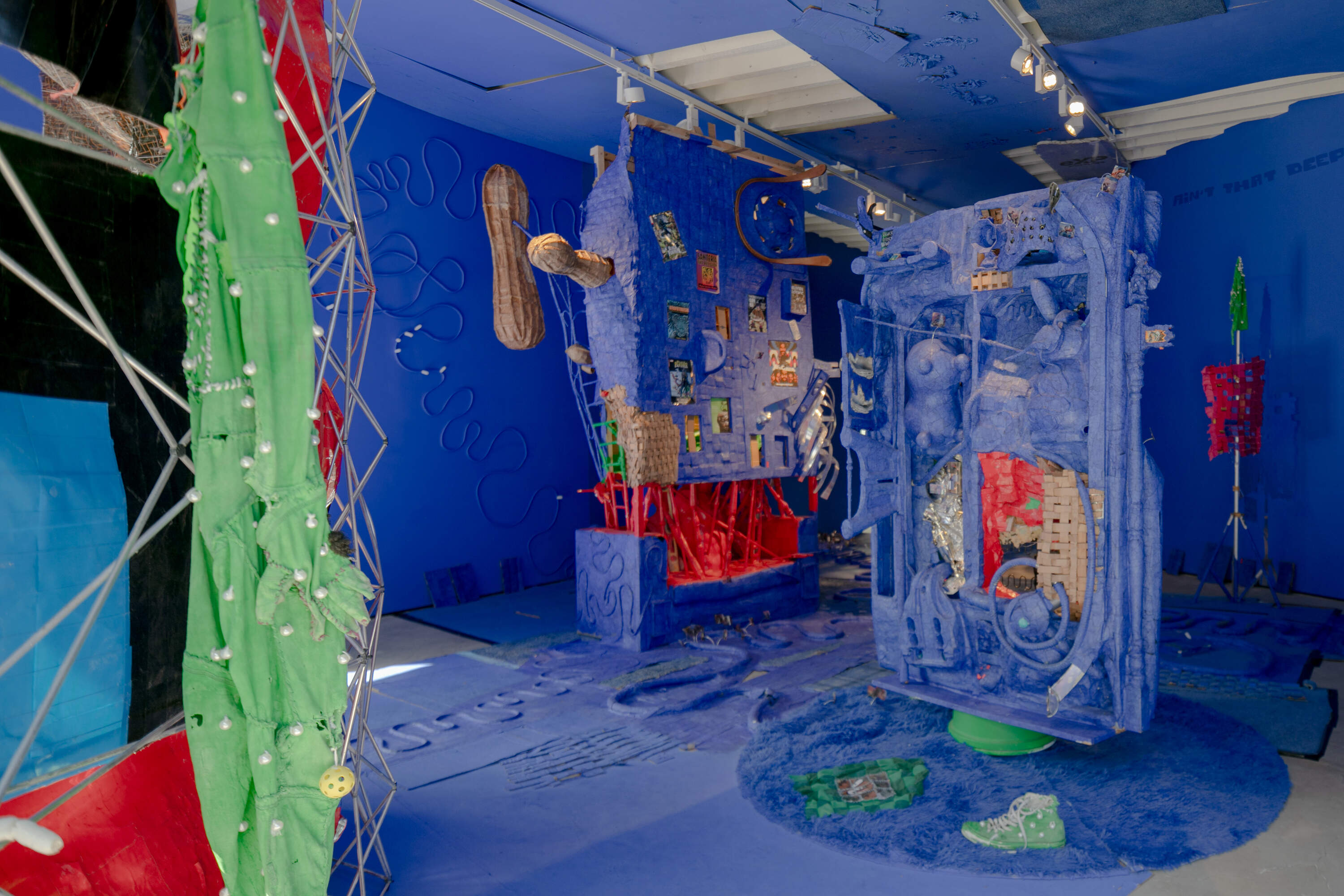 Installation view of Pap Souleye Fall's "ITAINTTHATDEEP," 2023. (Courtesy of the artist, Gratin, and Garth Greenan Gallery, New York. Photo by Andrés Altamirano)