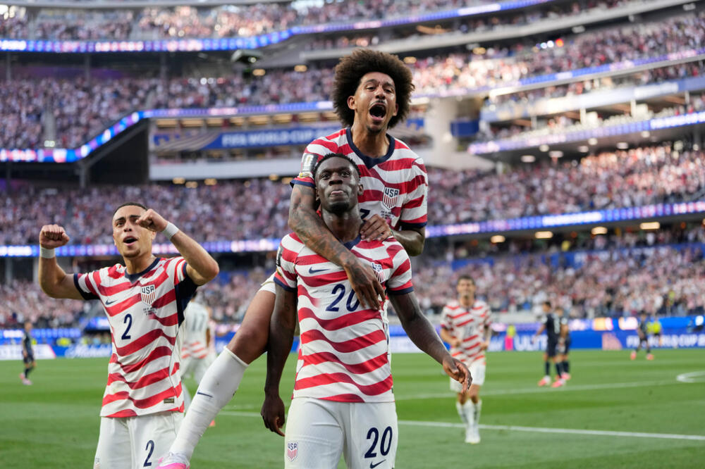 US opens its home World Cup with a dynamic 4-1 victory over Paraguay, sparked by Balogun's 2 goals