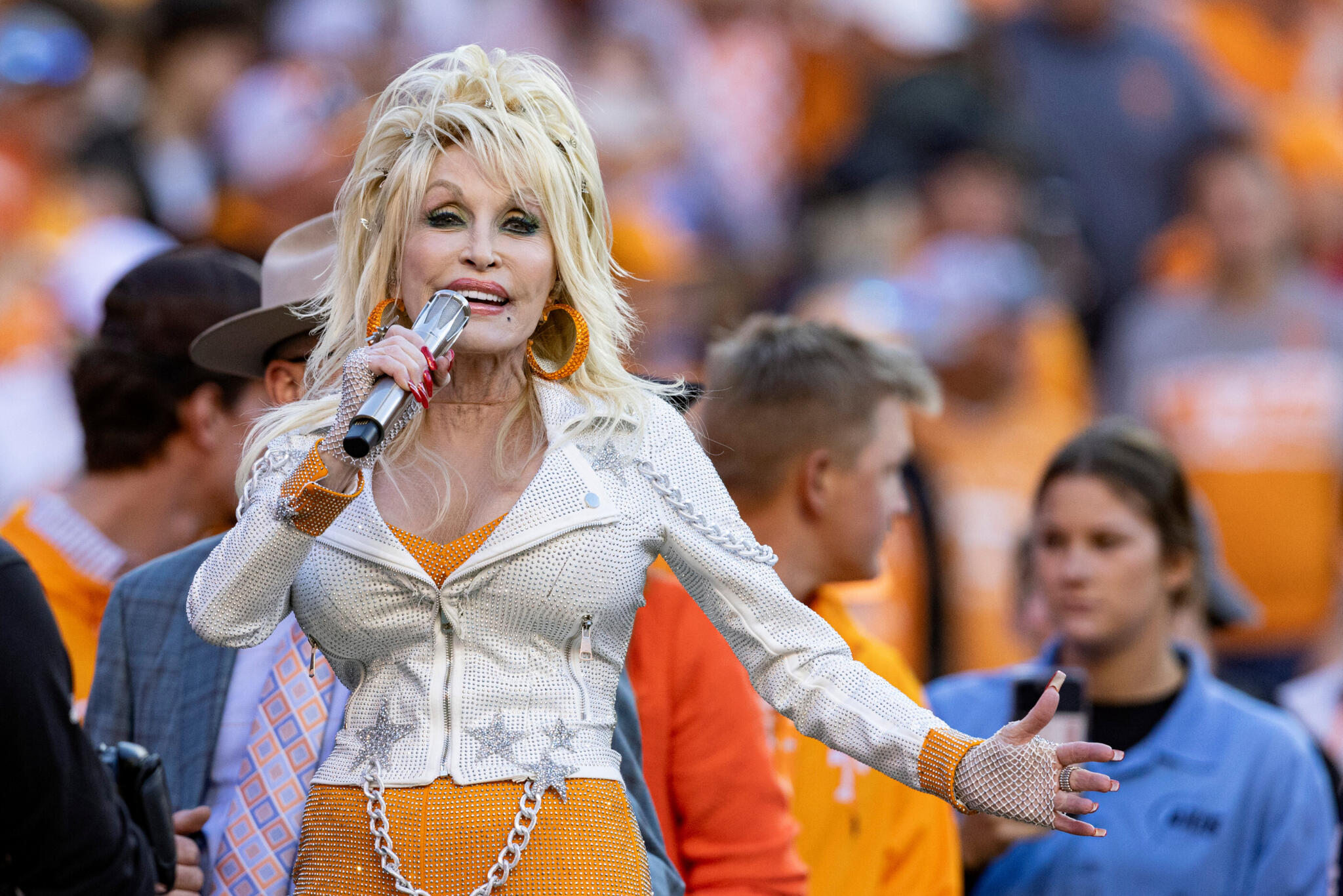 How to live like Dolly on '9-2-5' day: