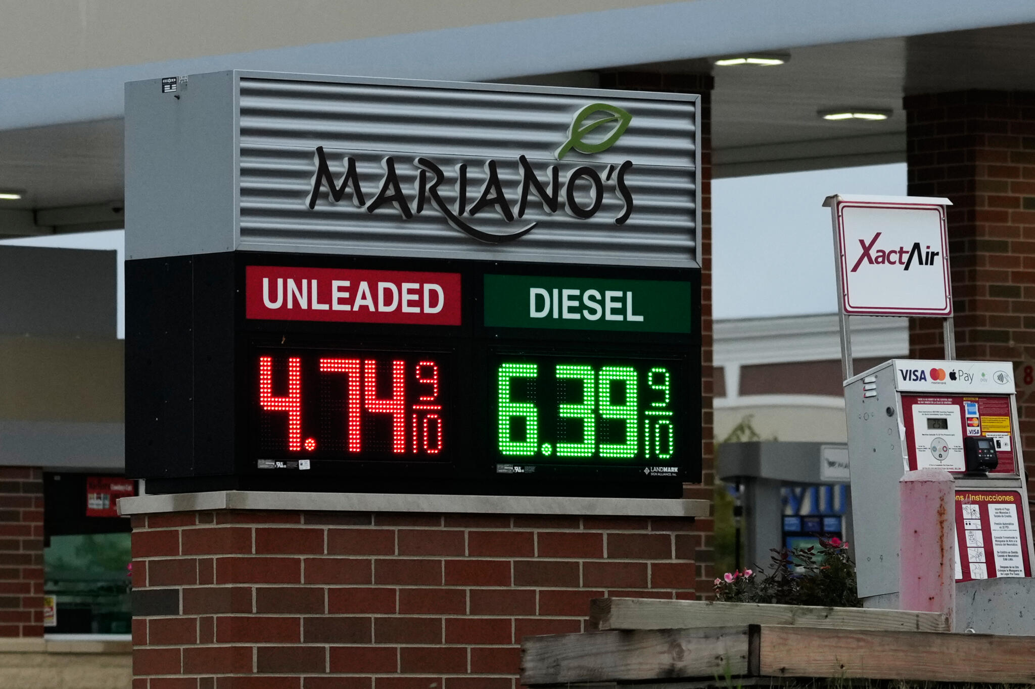 Mass. gas prices hit seasonal high due to ongoing Middle East conflict