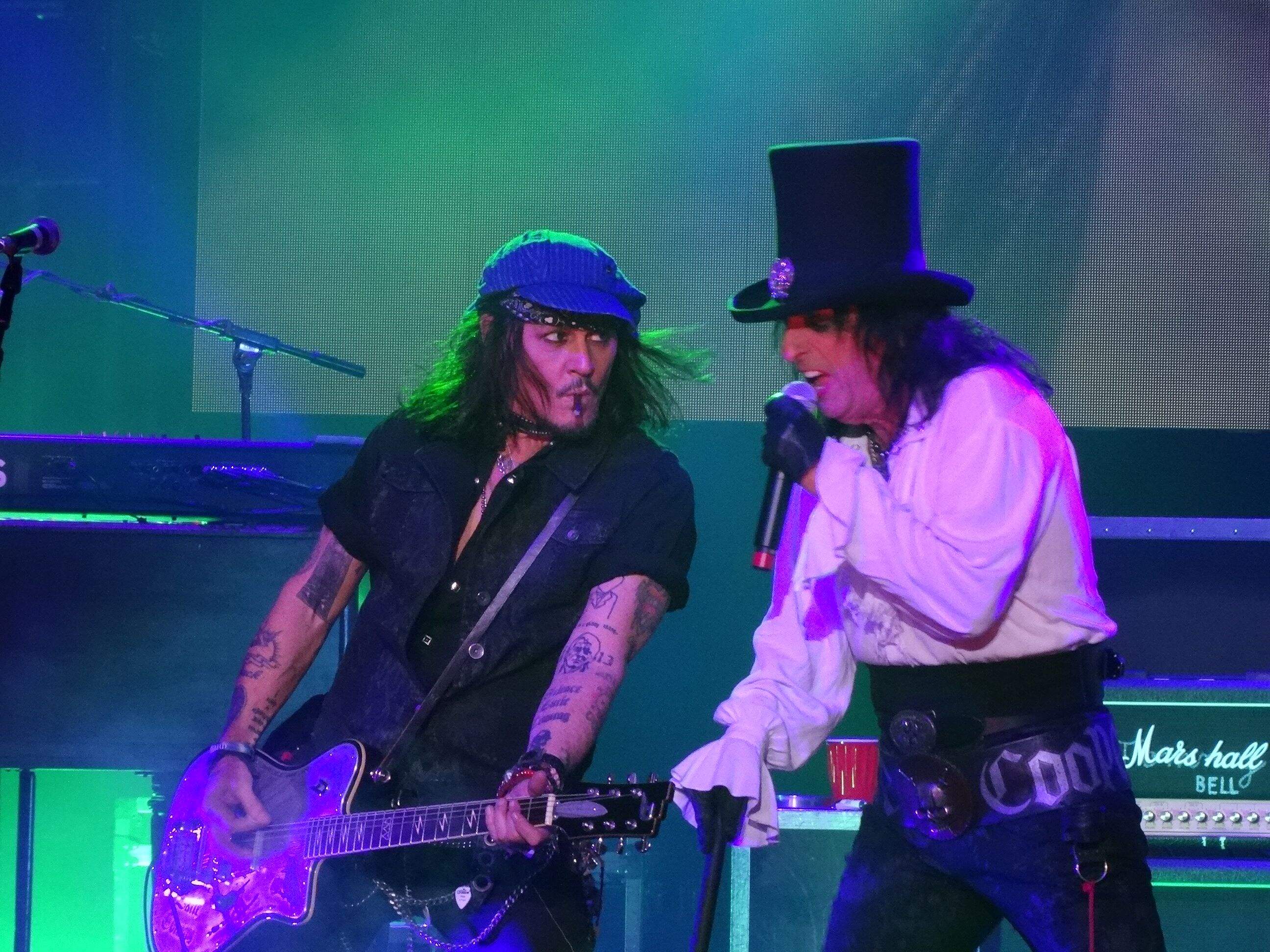 Johnny Depp performs with Alice Cooper in 2023. (Courtesy Roza Yarchun)