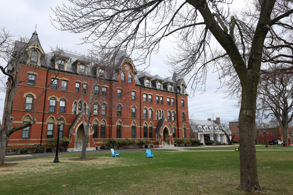 Students voice concerns after Tufts pauses prison re-entry program