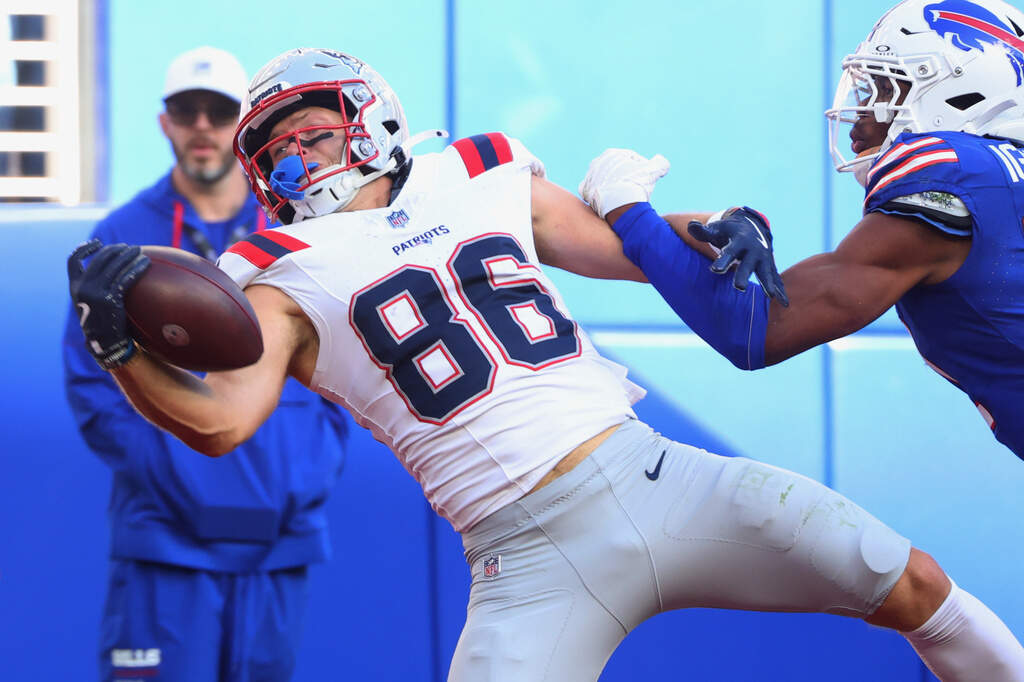 Maye overcomes his two turnovers with 3 TD passes in Patriots' 29-26 win over Bills