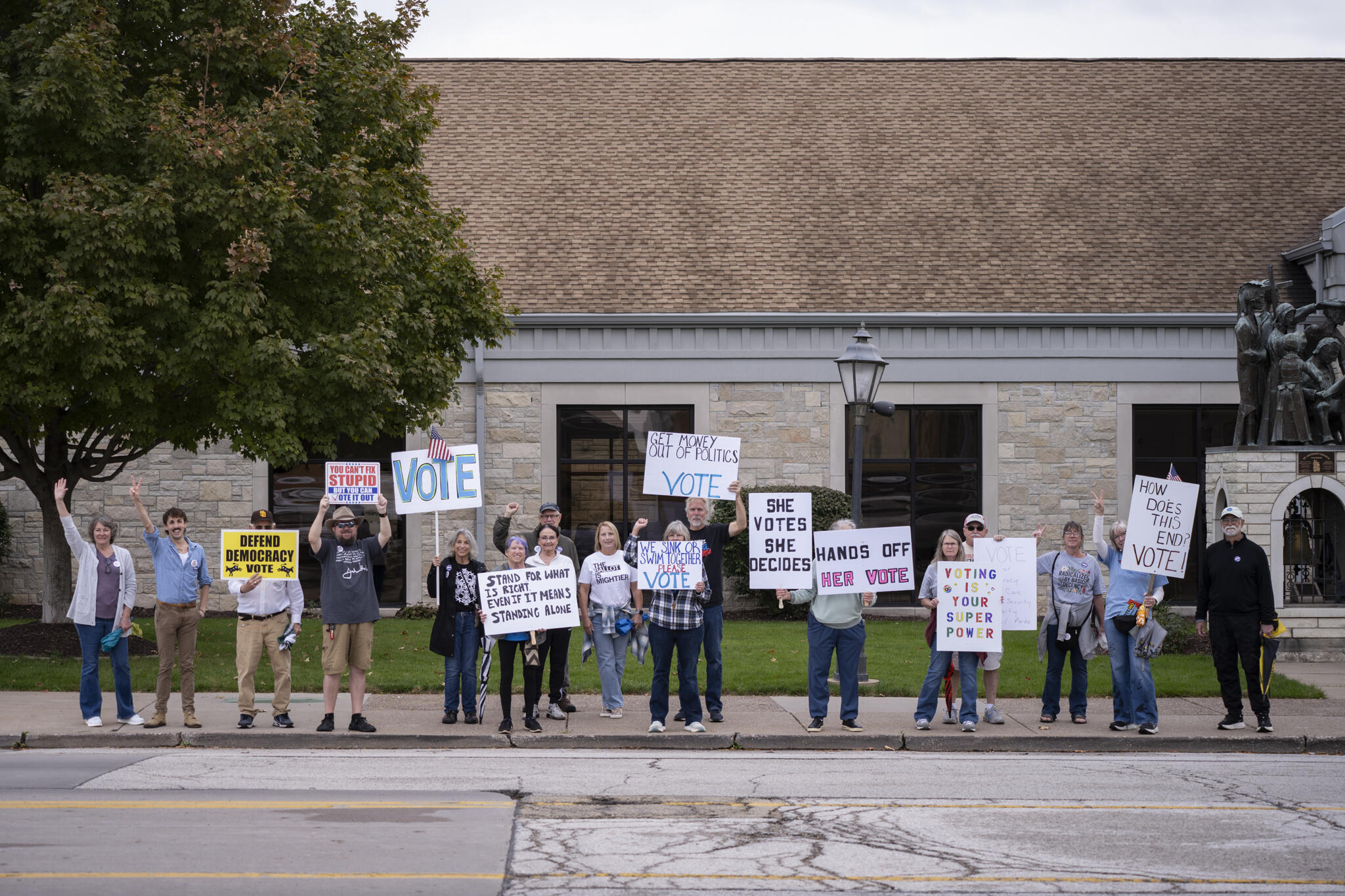 Make Iowa Purple Again? Democrats hope for midterm gains in Trump country